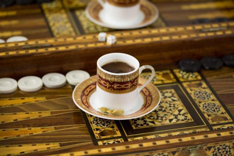 Mokka mit Kardamom – Libanesischer Kaffee
