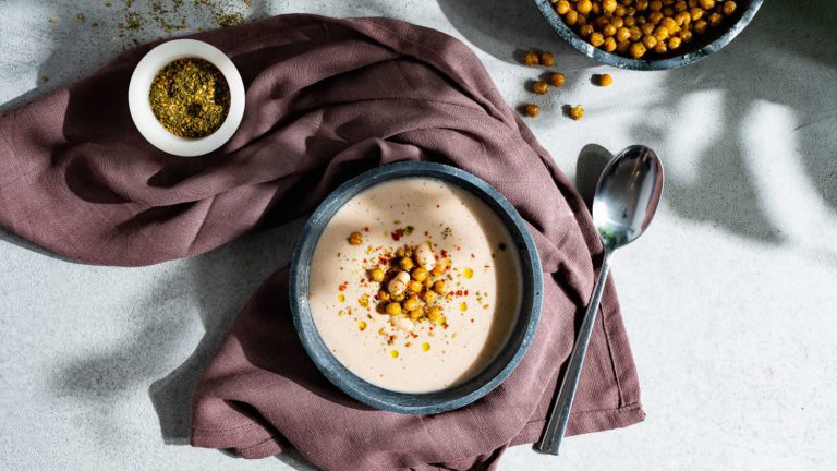 White beans cream soup with roasted chickpeas