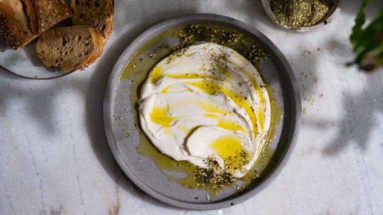 Vegan Labneh – Make plant-based cream cheese yourself